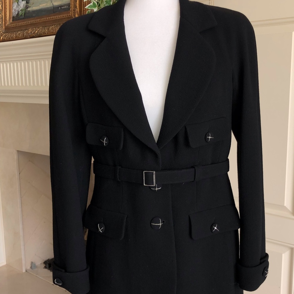 Chanel Classic Black 4 Pocket Boucle Belted Jacket Size 40 - Picture 2 of 15
